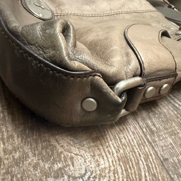 Fossil mint near new condition large Gray Leather Shoulder Bag/crossbody KEY - Picture 8 of 16